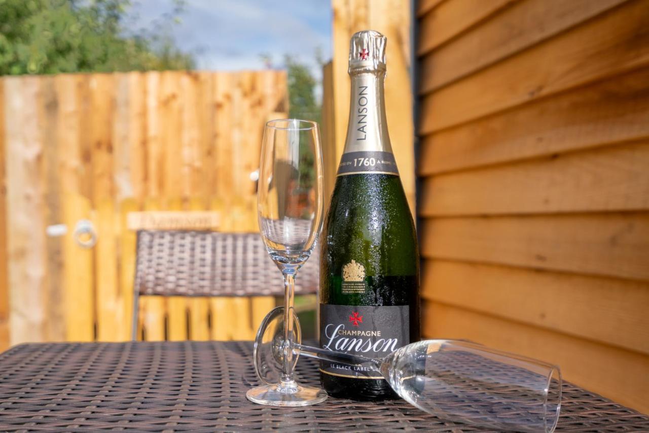 Alderton  Laburnum Farm Estateヴィラ エクステリア 写真