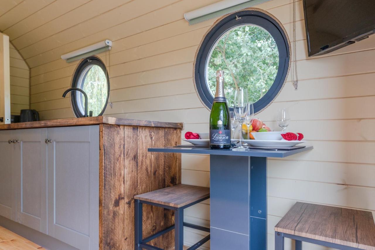 Alderton  Laburnum Farm Estateヴィラ エクステリア 写真
