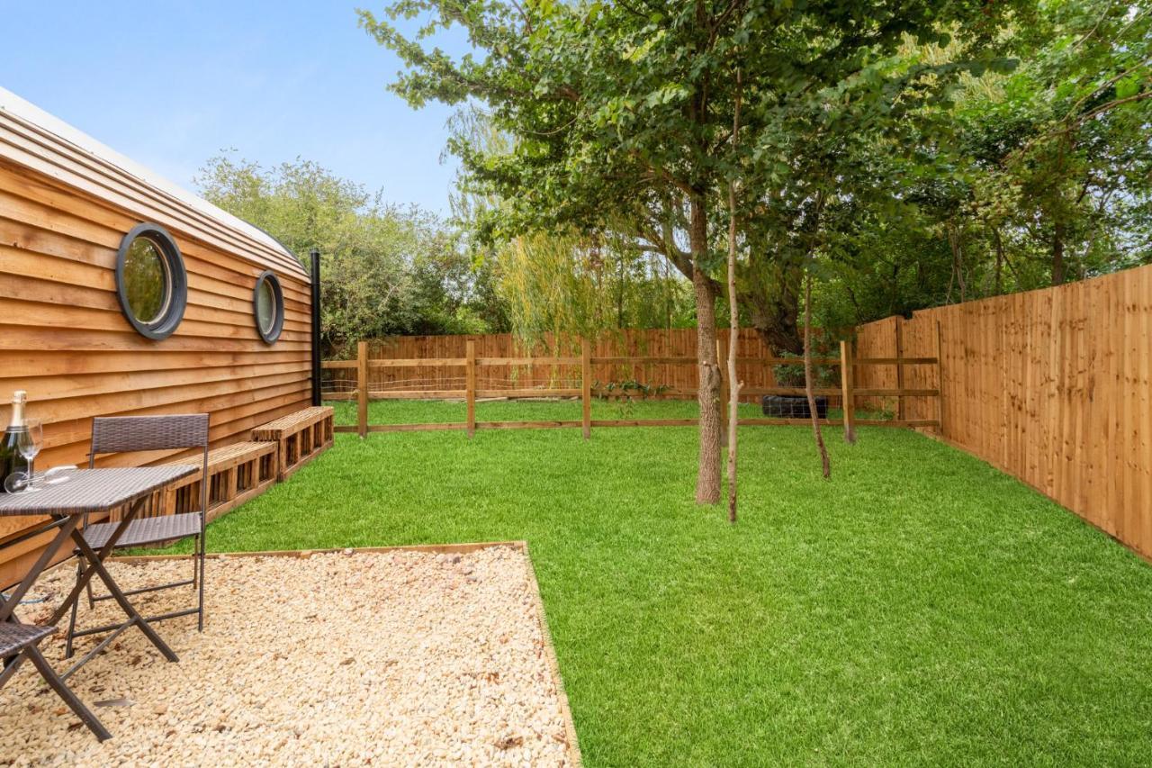 Alderton  Laburnum Farm Estateヴィラ エクステリア 写真